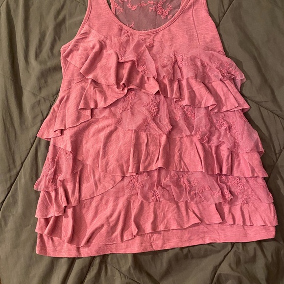 5️⃣ for 💲2️⃣0️⃣ Maurices Pink Lace and Ruffles Sleeveless Top - Picture 3 of 5